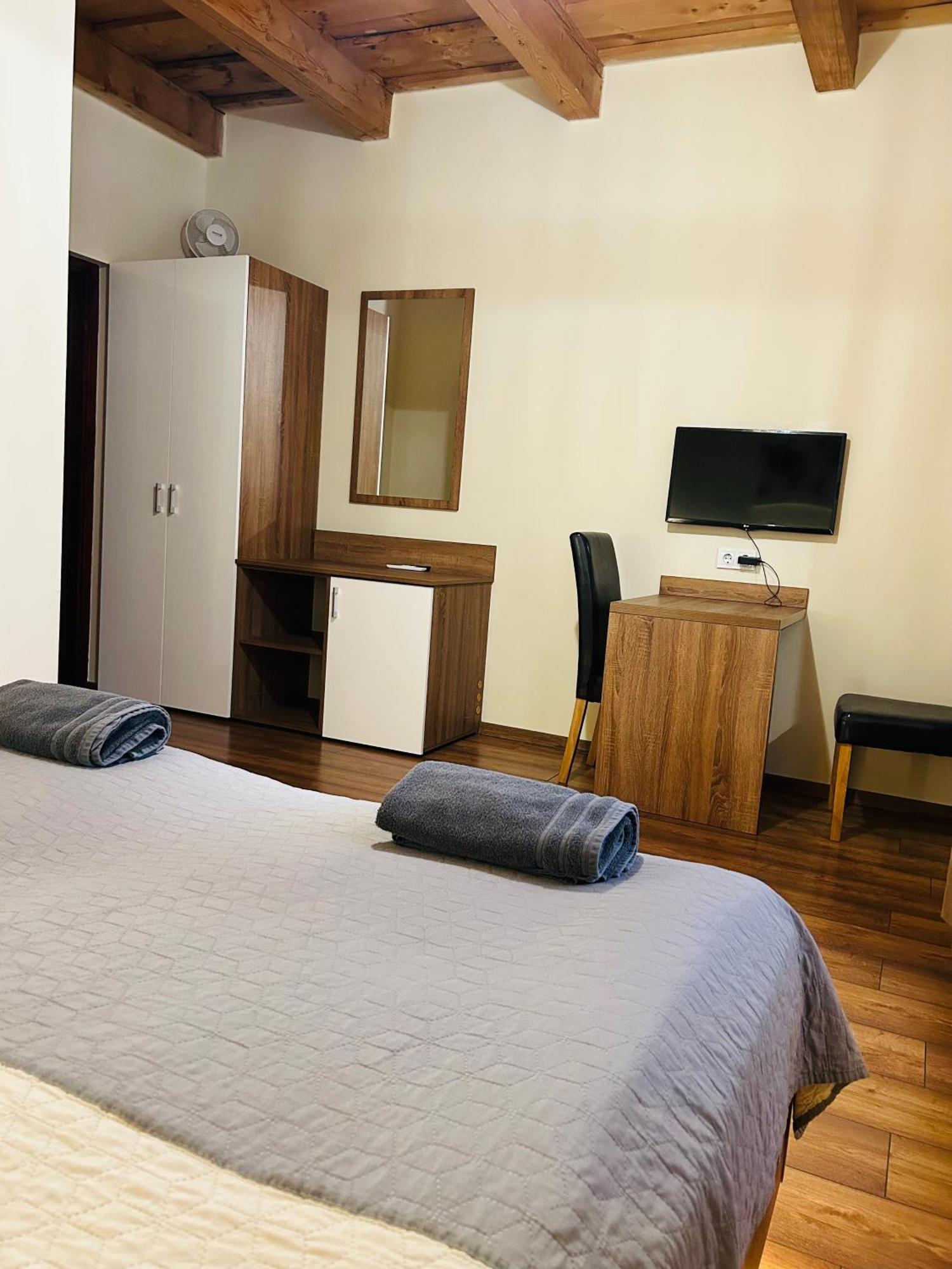 Harmonia Vendeghaz Hotel Miskolc Exterior photo