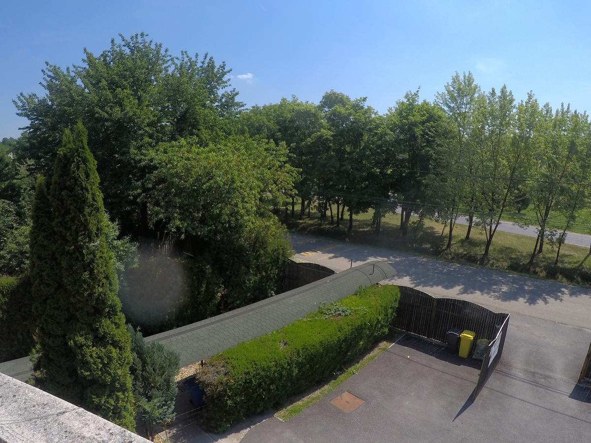 Harmonia Vendeghaz Hotel Miskolc Exterior photo